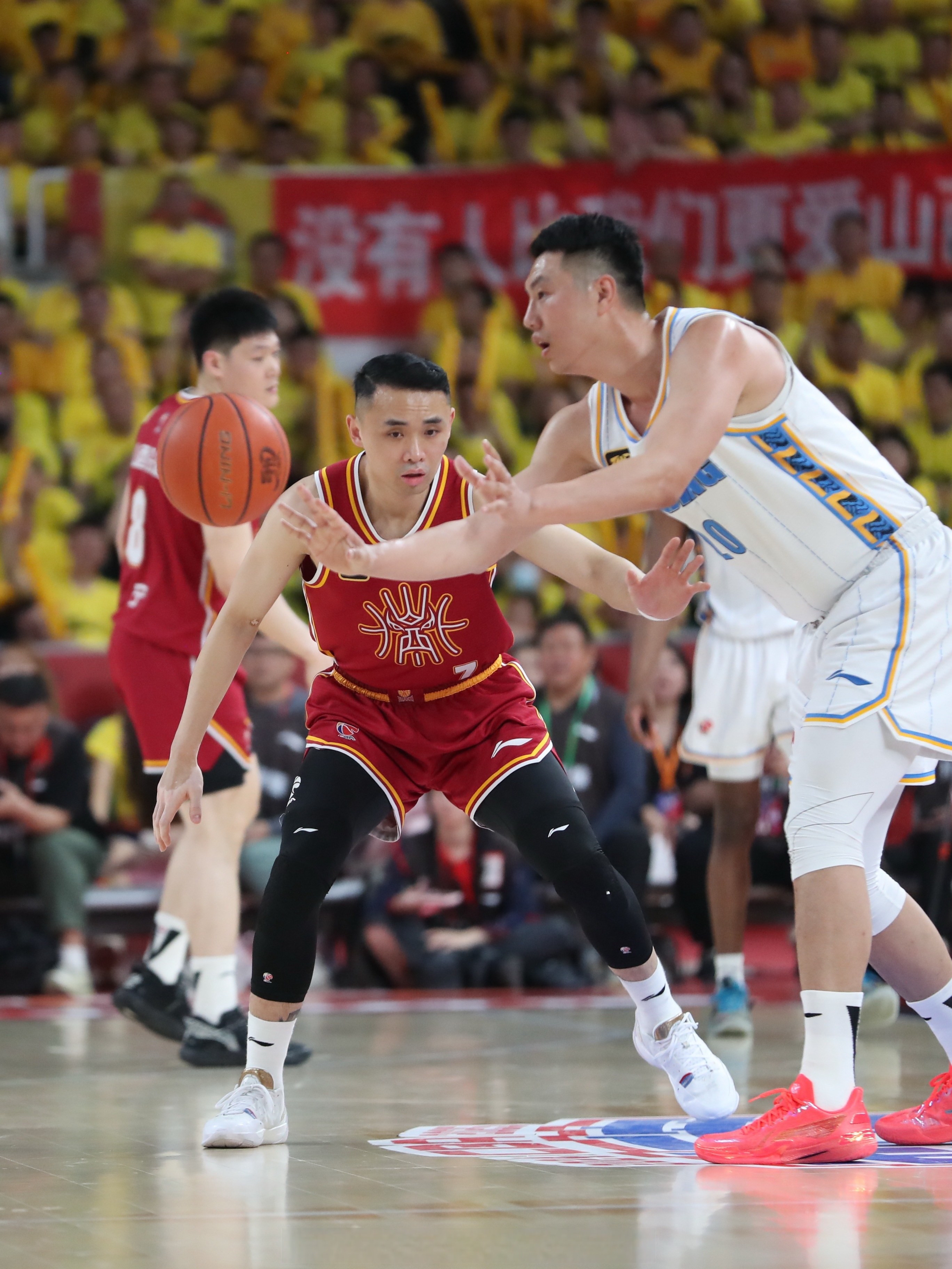 赛地聚焦:欧篮联转会期热度飙升,北京首钢绝杀压哨,底气十足,团队化学反应显著的简单介绍 赛地聚焦:欧篮联转会期热度飙升,北京首钢绝杀压哨,底气十足,团队化学反应显著的简单介绍