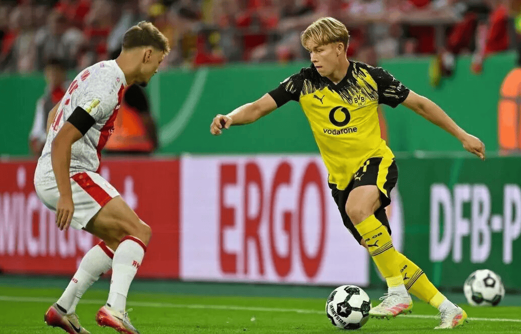 开云注册-欧联倒计时；多特蒙德关键时刻防线松动；细节引发关注；震撼外界；轮换策略成焦点的简单介绍