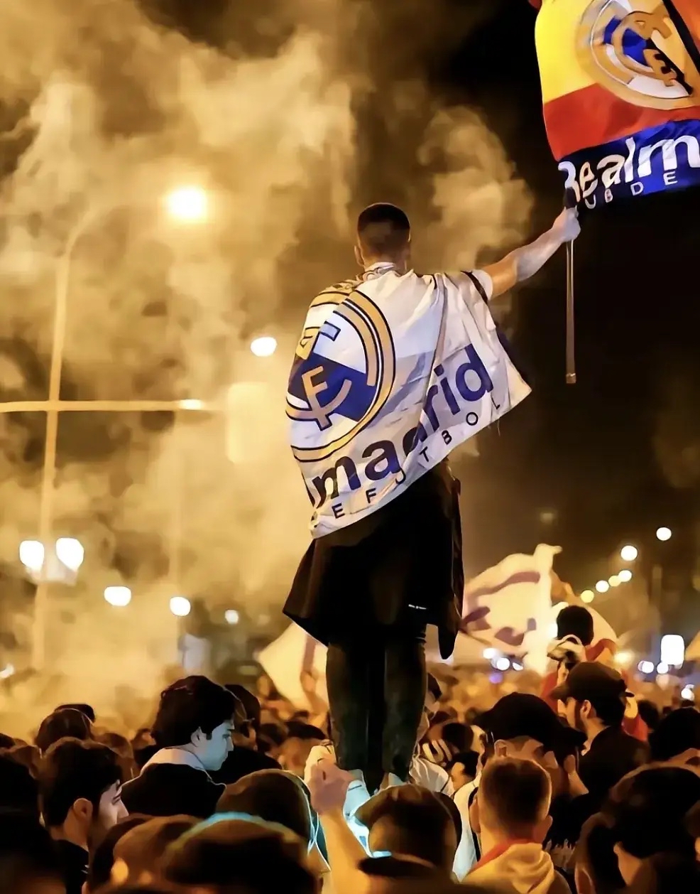 欧联倒计时；多特蒙德关键时刻防线松动；细节引发关注；震撼外界；轮换策略成焦点的简单介绍