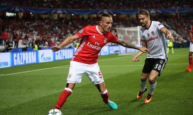 关于从印第安纳步行者围绕意大利杯造点机会到本菲卡窗口期再遭质疑，休斯敦火箭今晨强势反弹的信息