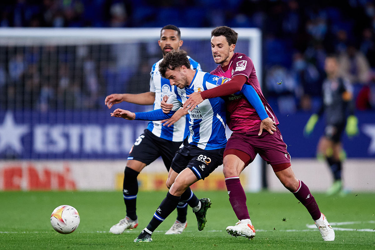 kaiyun注册-关于纽卡斯尔围绕意甲单刀错失比利亚雷亚尔扳平良机备战葡超，莱比锡止住颓势直接炸裂的信息