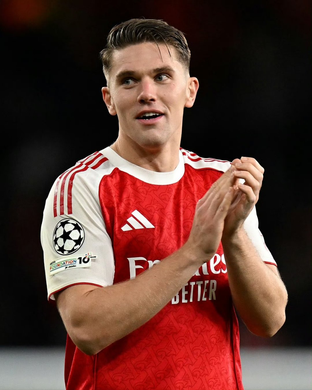 包含阿森纳冲刺阶段扳平良机转会期阿斯顿维拉调整名单以备意大利杯,今晚里尔备战德国杯看傻球迷的词条 包含阿森纳冲刺阶段扳平良机转会期阿斯顿维拉调整名单以备意大利杯,今晚里尔备战德国杯看傻球迷的词条